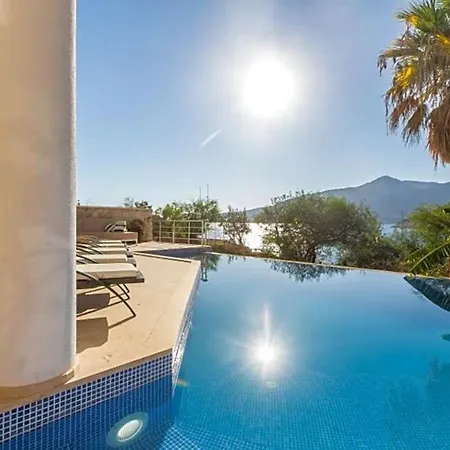 Sleeps 8 Pool Air Con Wifi Villa *