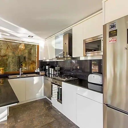 Villa Sleeps 8 Pool Air Con Wifi Kalkan